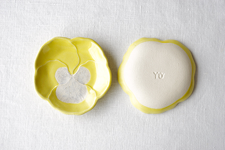 コ30 花豆皿 パンジー - 益子焼の小さな窯元「よしざわ窯」- 生活