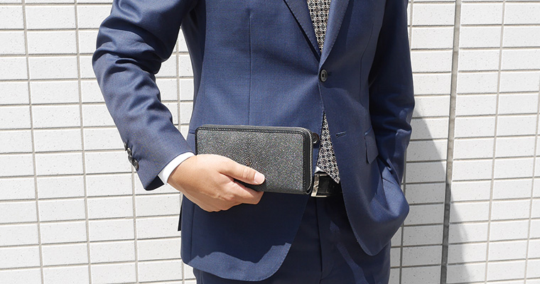 ガルーシャ ラウンドファスナー 長財布 スパークリング パールホワイト