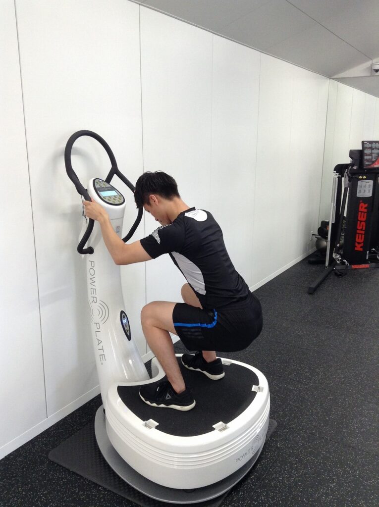 マシン紹介／PowerPlate Pro5 - メディカルフィットネスM's