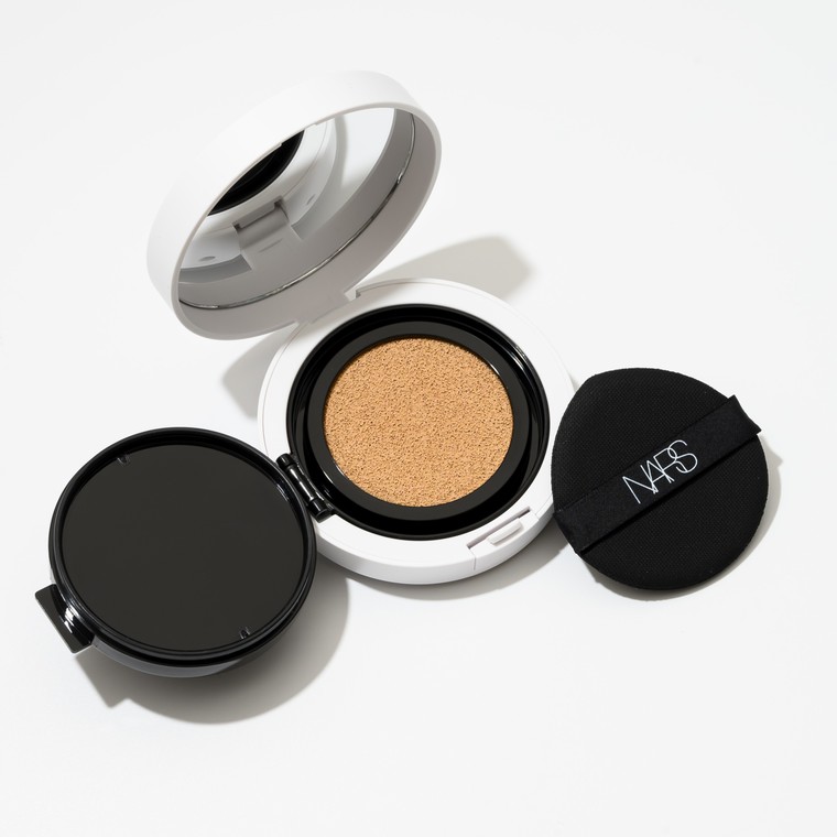 先行予約開始／光を味方につけ、肌を美しく魅せるライトリフレク