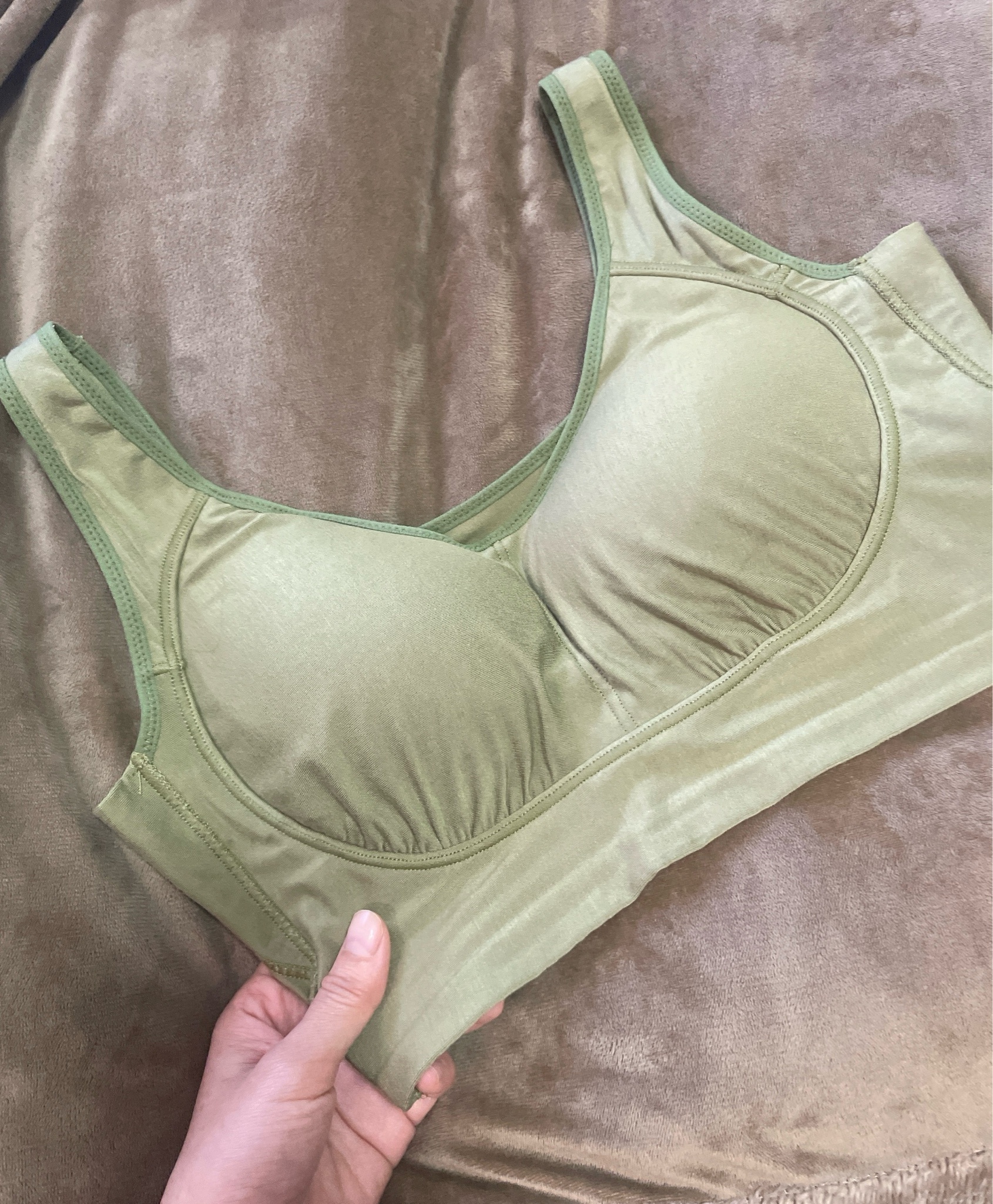 emmerday! / emmerday!感動シルエットノンワイヤーブラ カーキ(M～LL