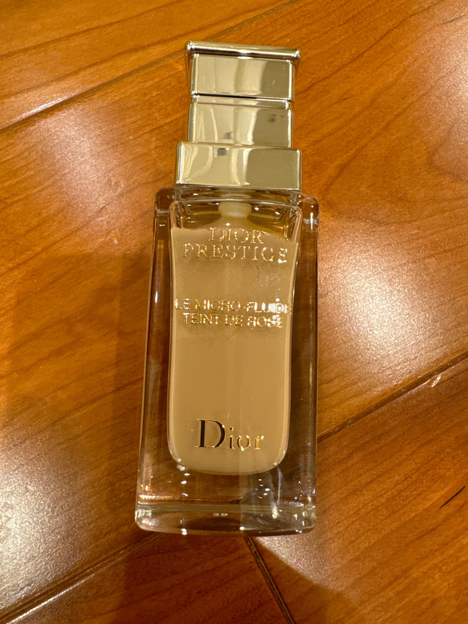 ディオール / プレステージ ル フルイド タン ドゥ ローズ 2Nの公式