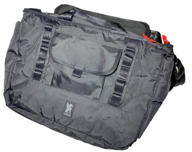 メッセンジャーバッグで有名なCHROMEからトートバッグにもなる