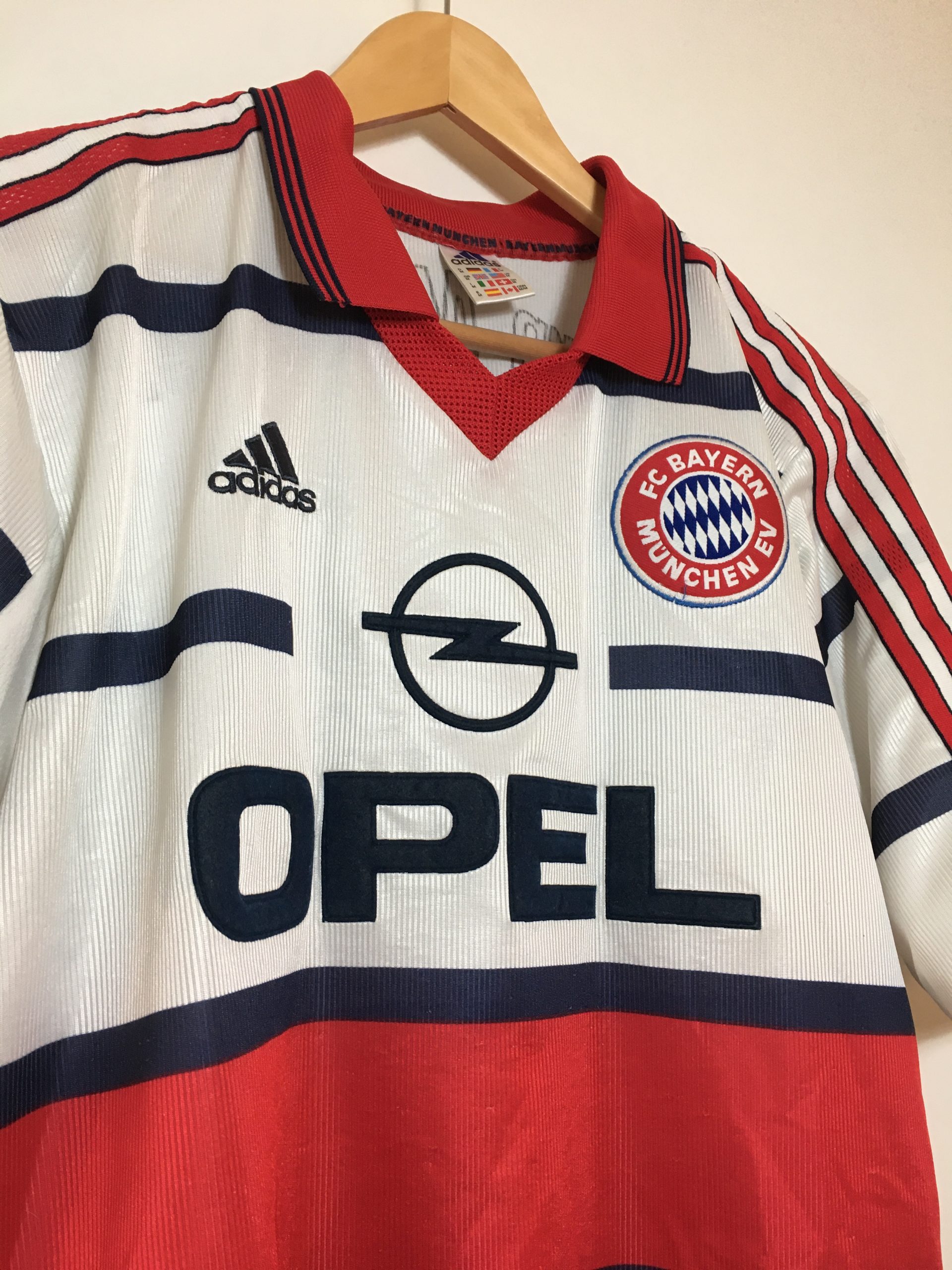 FC Bayern München away shirt 1998-2000 in Medium - Football