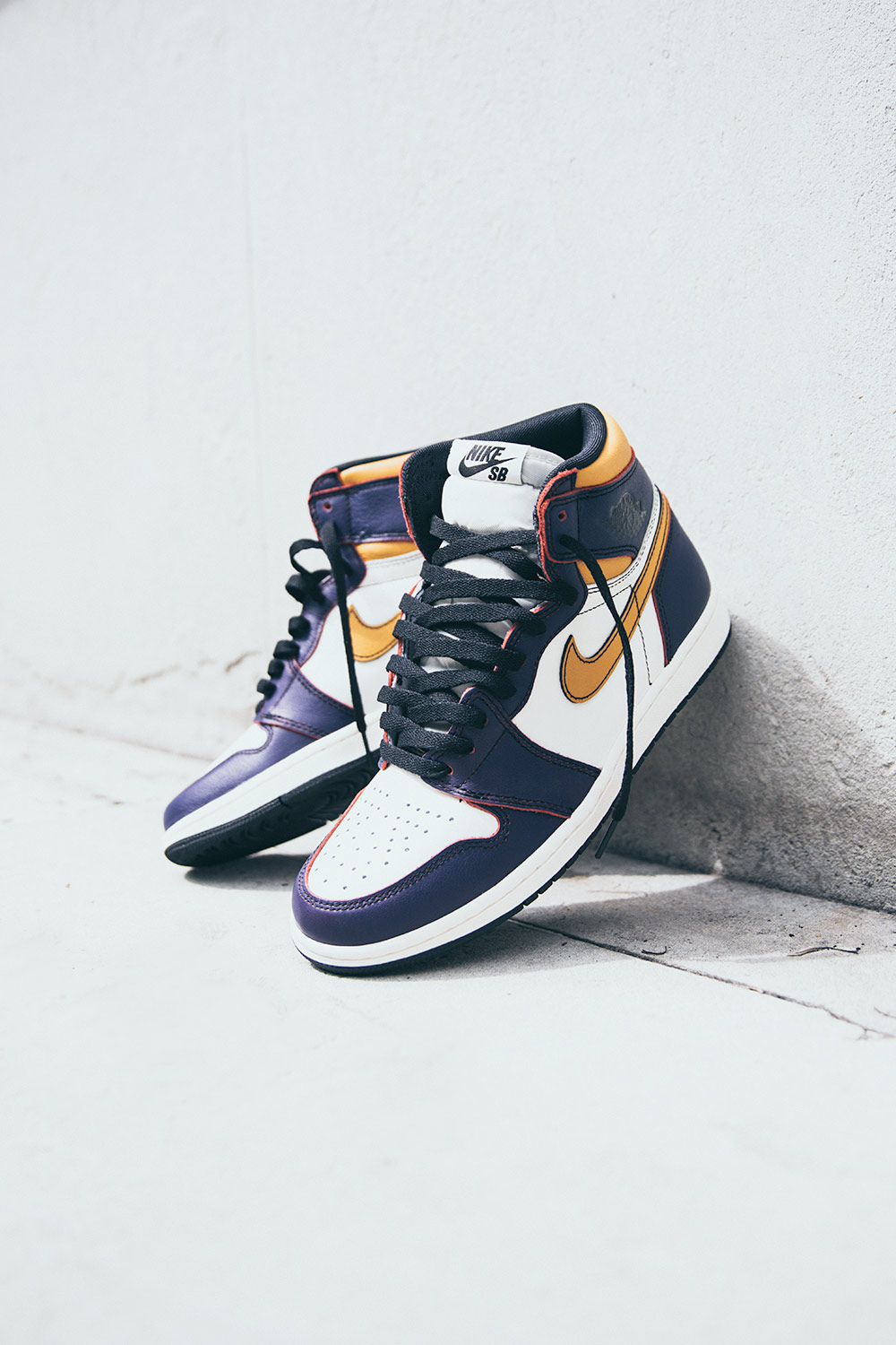 Nike SB x Air Jordan I High 'LA to Chicago' | SOLD OUT