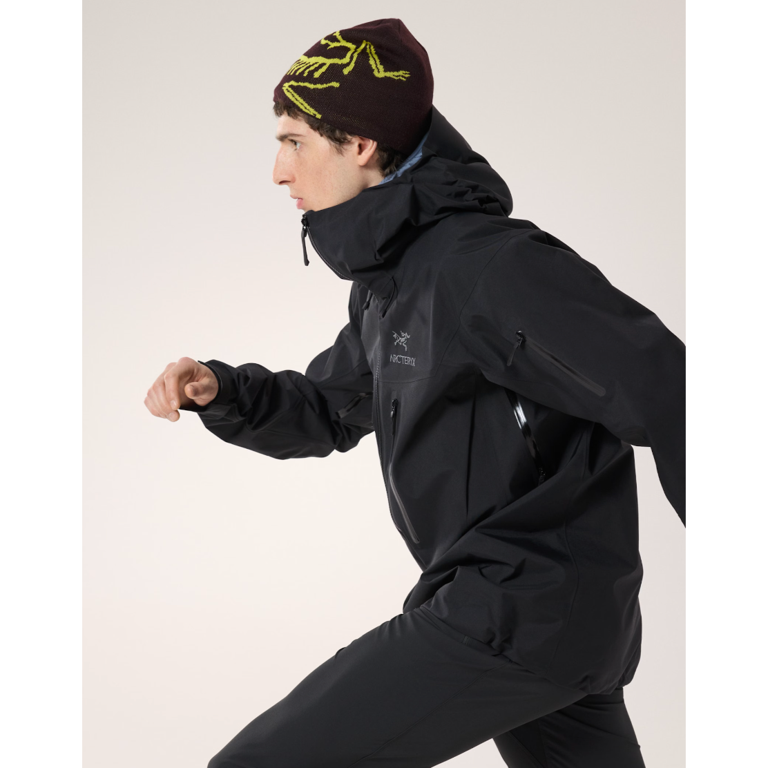 Arc'teryx Men's Alpha SV Jacket in Black