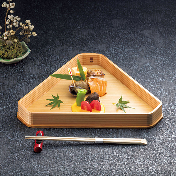 ヤマコー 木曽杉・三角皿（EX塗装加工）八寸（32415） | フーヅ