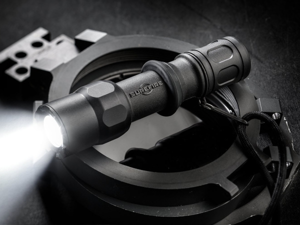 SUREFIRE：G2Z-MV コンバットライト マックスビジョン 800ルーメンの