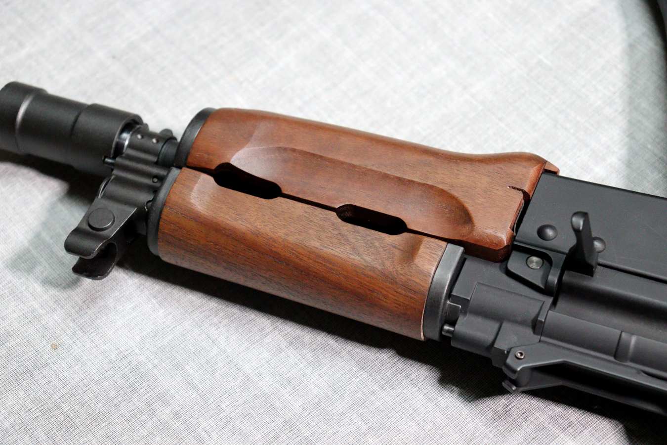 If-Product: KSC AKS74Uガスブローバックガン用 木製ハンドガード 2点