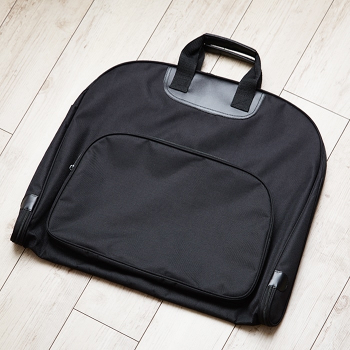 持ち運びに便利、ガーメントケース ・ブラック｜東京ソワール