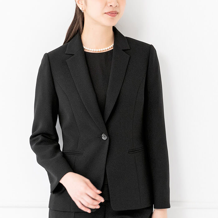 洗える｜テーラードジャケットのパンツスーツ 15号・ブラック｜東京