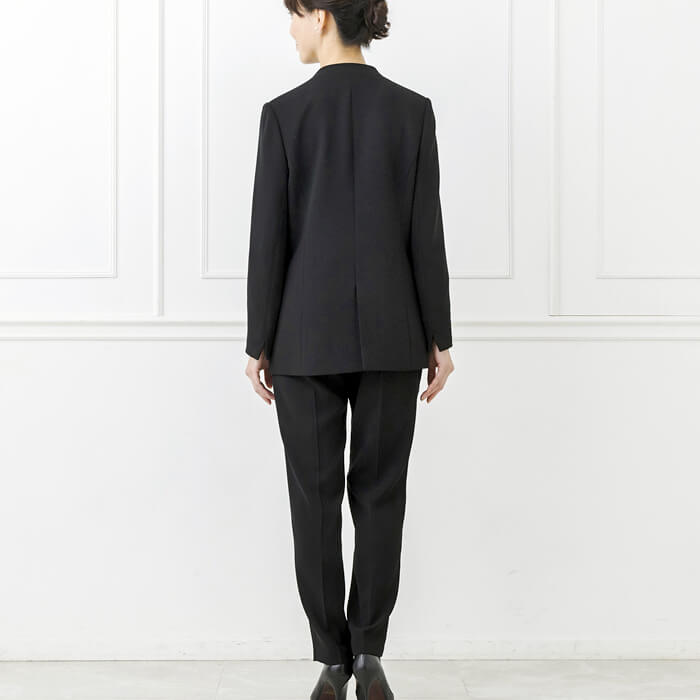 洗える｜ブラウス付きパンツスーツ 15号・ブラック｜東京ソワール