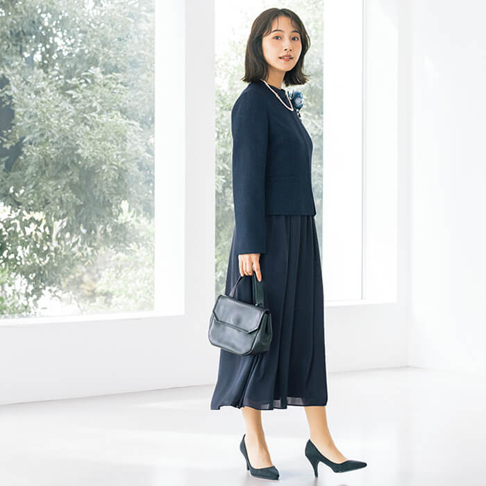 卒入式から結婚式まで、万能ネイビースーツ 9号・ネイビー｜東京