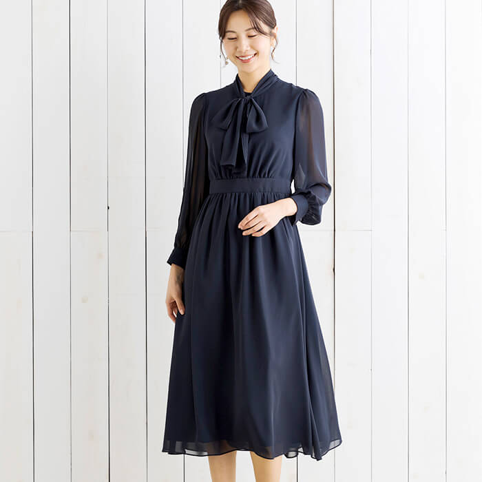 リボンタイ付きワンピのセレモニースーツ 9号・ネイビー｜東京