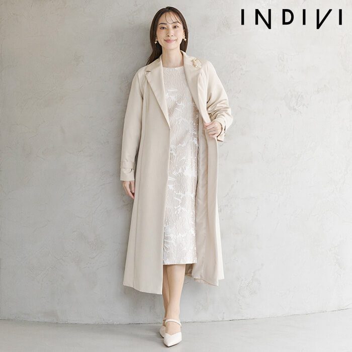 ラグランスリーブのシャンタンコート M・ベージュ｜東京ソワール