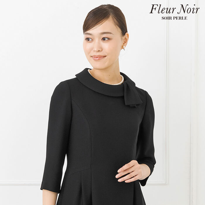 クラシカルで上品なアンサンブル 7号・ブラック｜東京ソワール