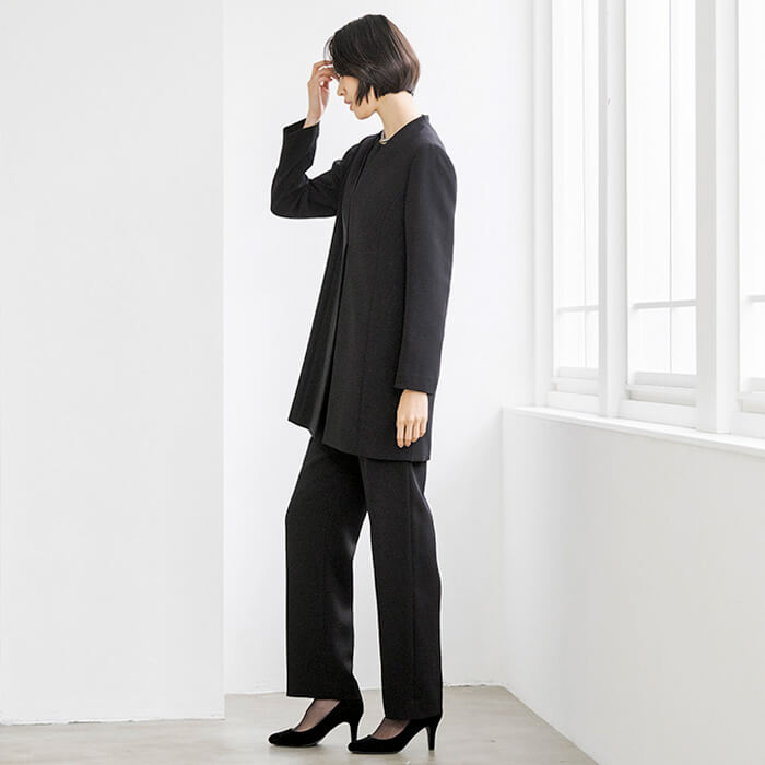 Vネックカットのシンプルなフォーマルジャケット 9号・ブラック｜東京