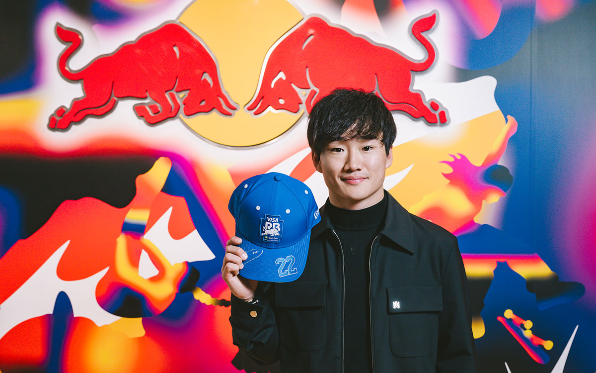 ファン垂涎、角田裕毅×レッドブルの限定セット登場！F1日本GPに先駆け3