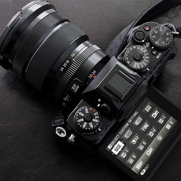 FujiFilm X-T1 Kit XF18-135mm OIS WR черный купить по низкой цене в