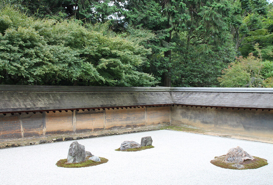 龍安寺 15個の石を配した石庭は禅の心 世界遺産 - Found Japan
