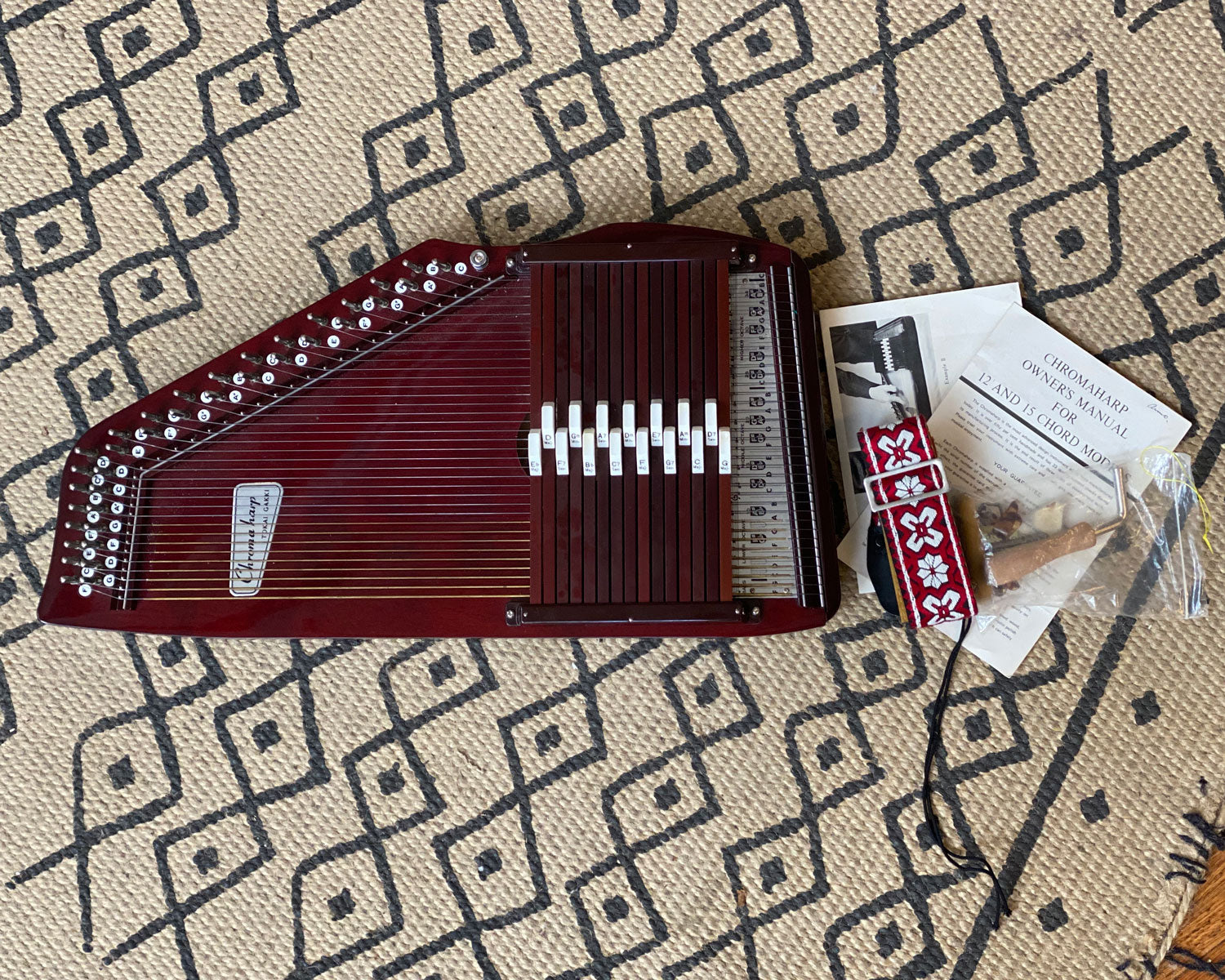 Tokai Gakki Chroma Harp Autoharp – Found Sound