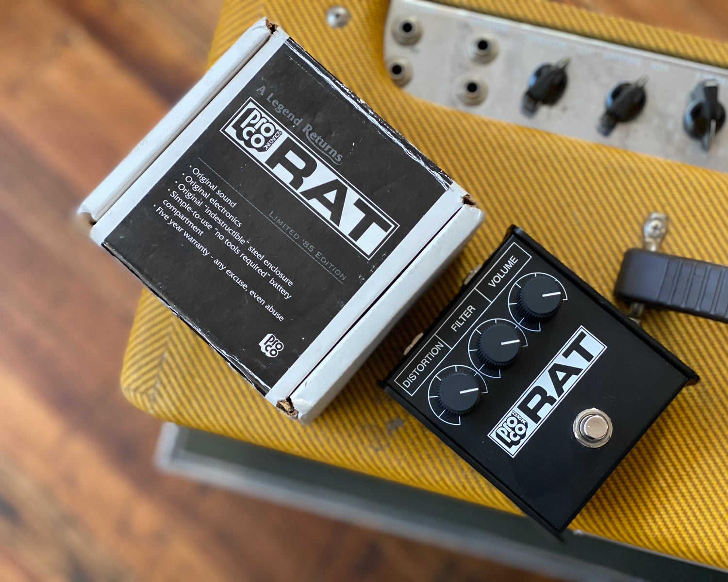 Pro Co White Face RAT w/ Original Box & Paperwork 🐀 – Found Sound