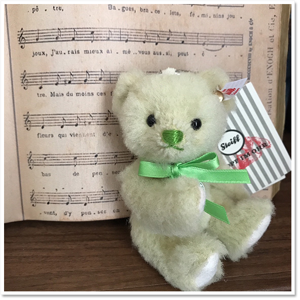 シュタイフ 赤ちゃんキツネのフォクシー 19cm EAN074035