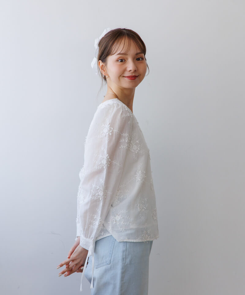 50%OFF】botanical EMB blouse～ﾎﾞﾀﾆｶﾙｲｰｴﾑﾋﾞｰﾌﾞﾗｳｽ | flower