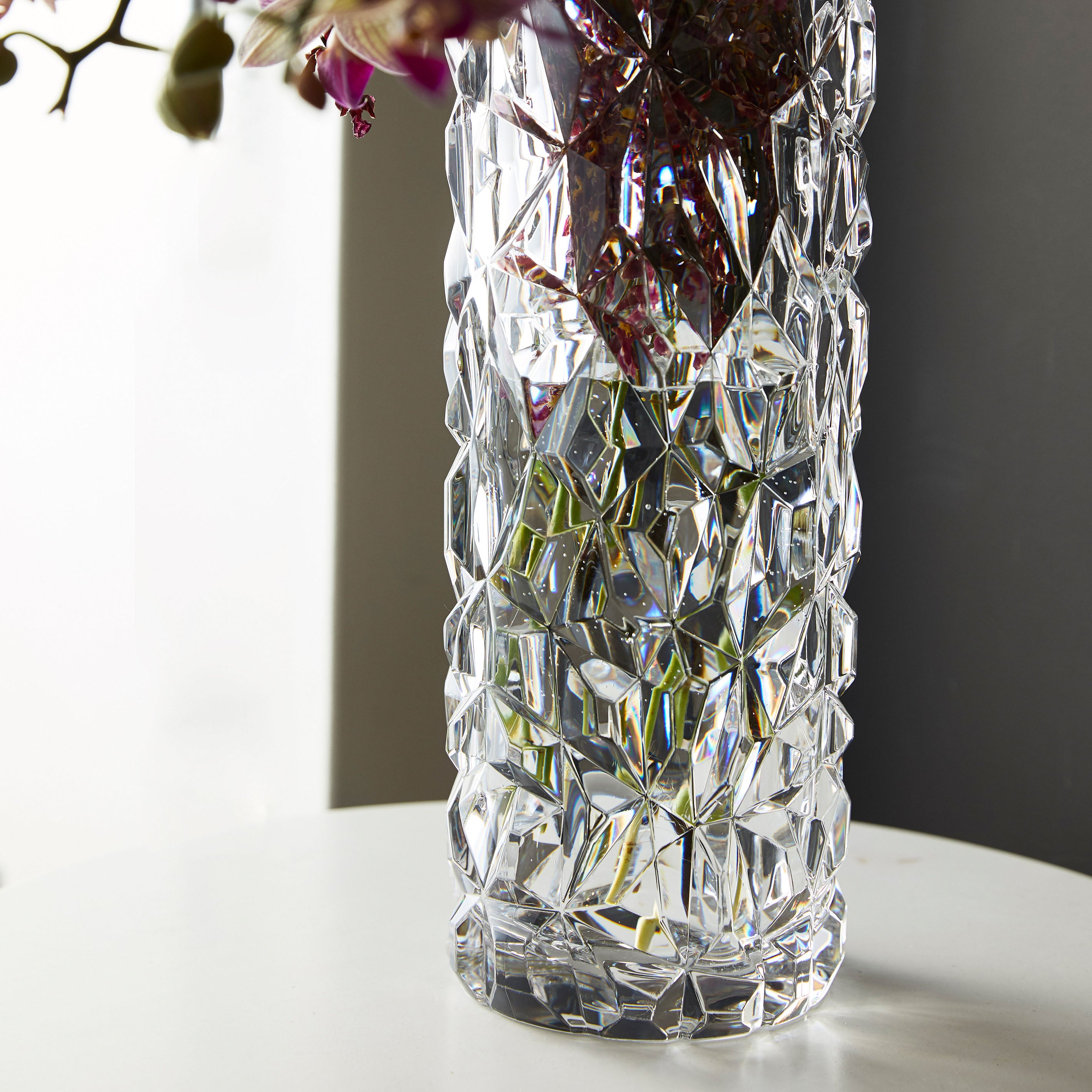 クリスタルガラスのような立体感が魅力の花瓶【PC glitter - ピーシー