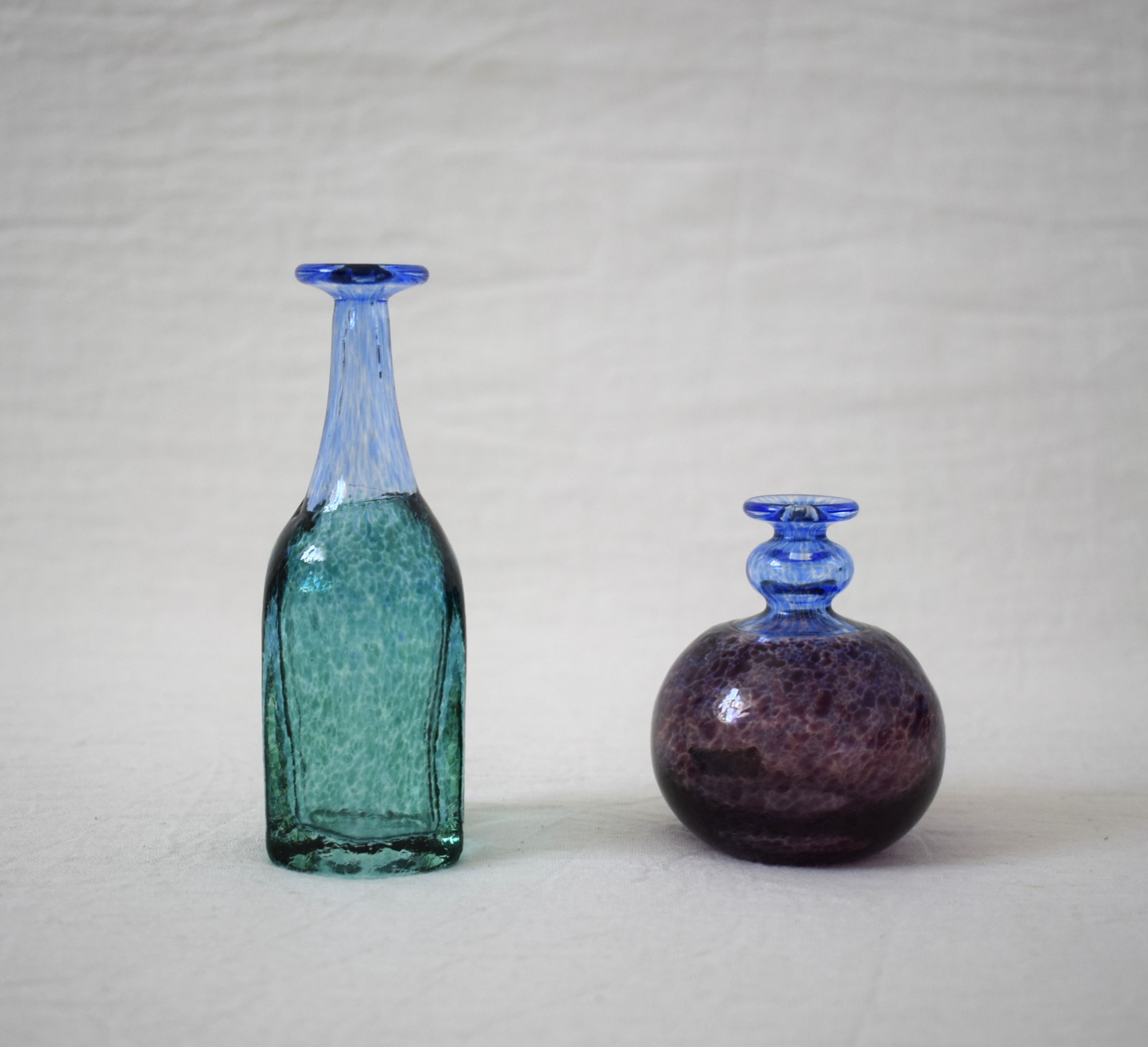 一輪挿し・青＆紫 / Antikvaシリーズ / Bertil Vallien / Kosta Boda