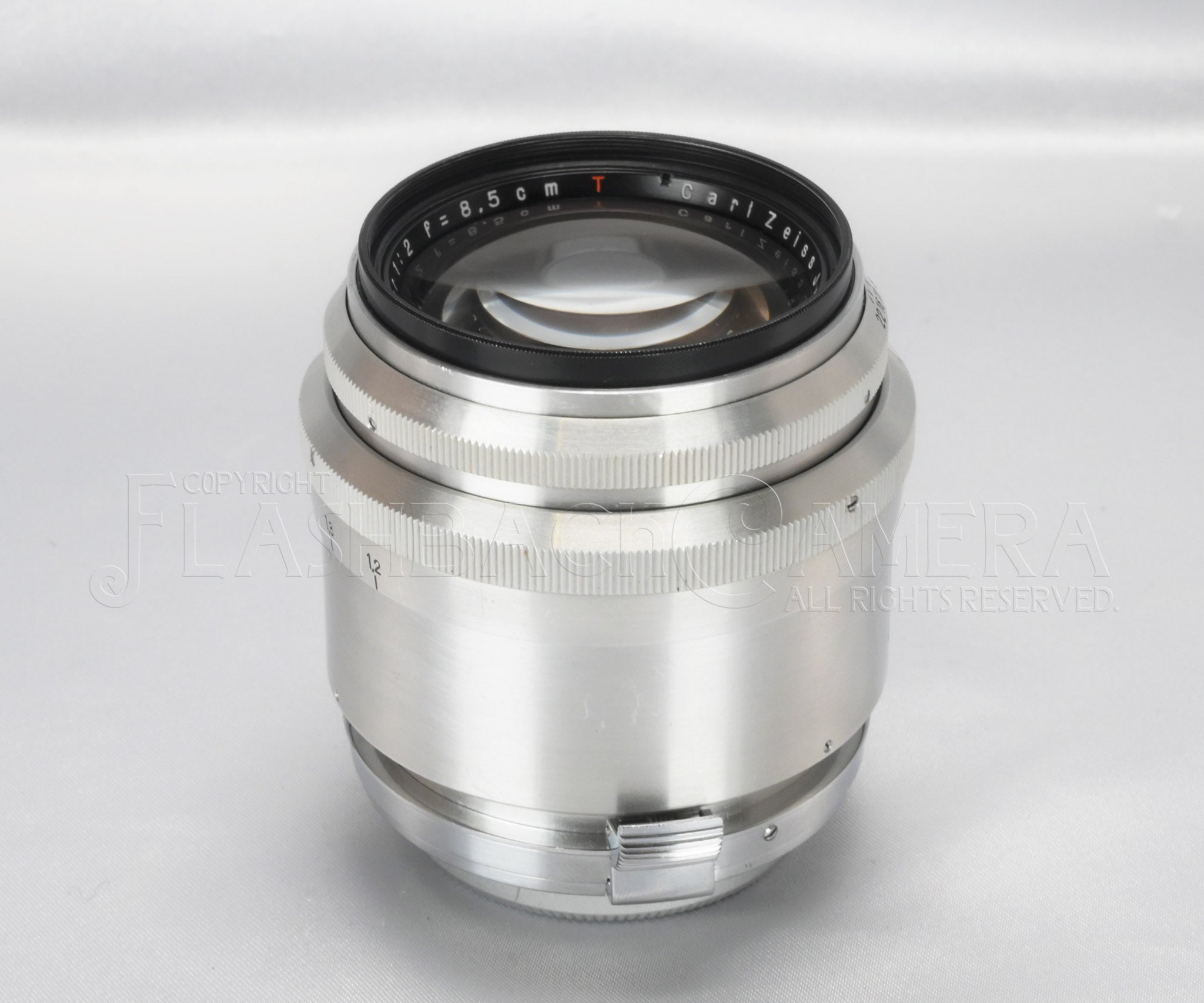 024988_03-zeiss-sonnar-85mm-f2