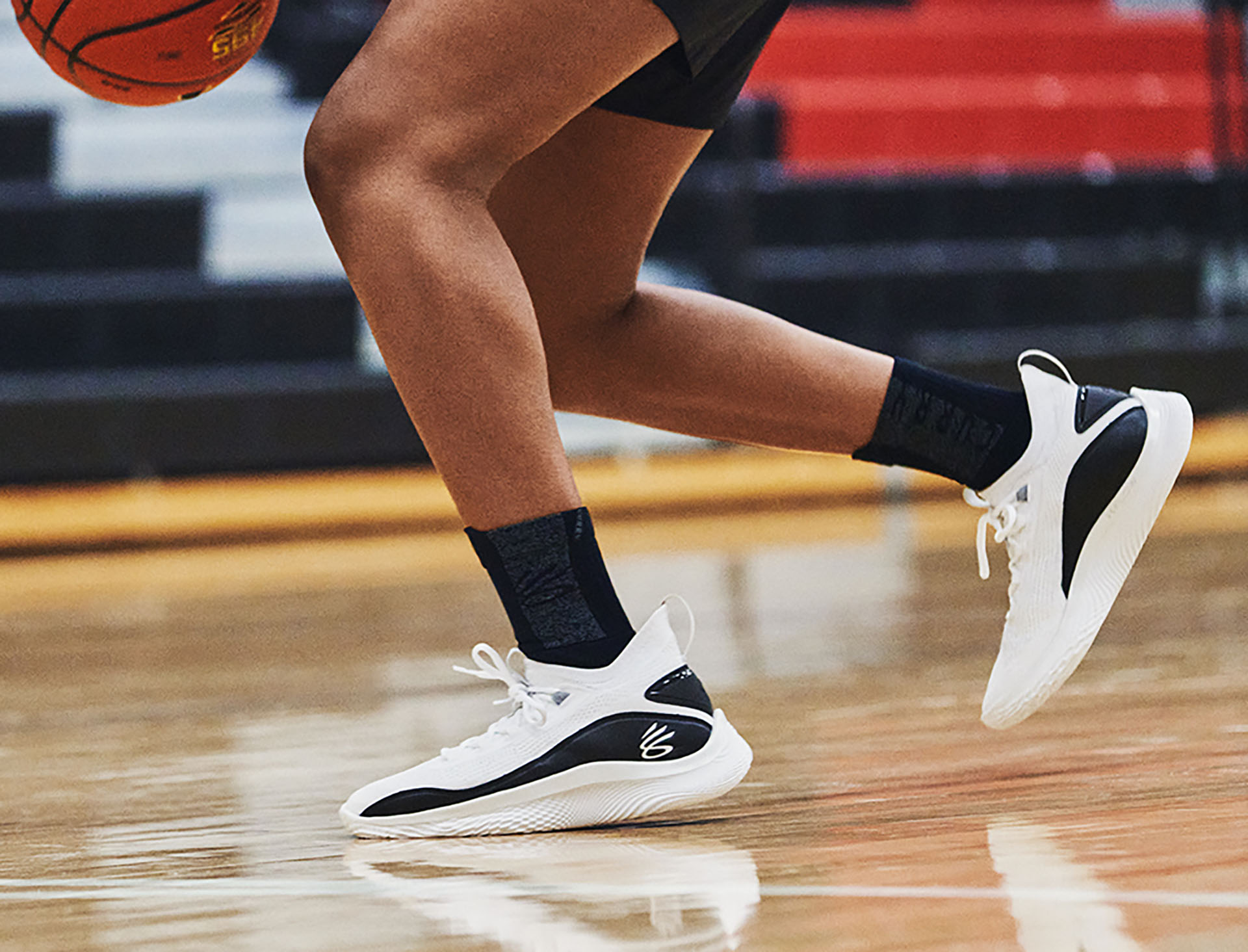 UA CURRY FLOW 8」の第7弾カラー「ZEN FLOW」が2月20日(土)登場