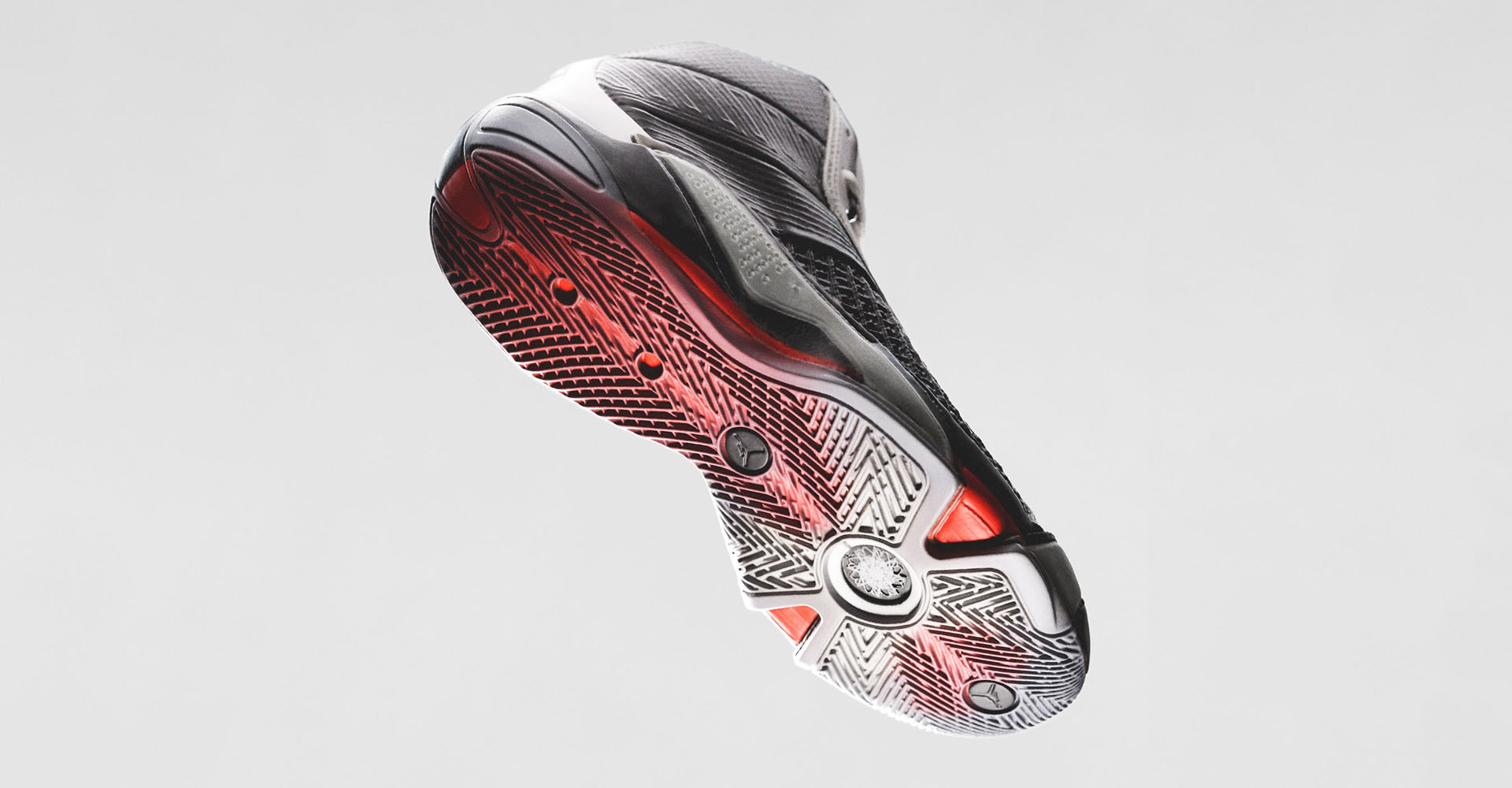 マイケル・ジョーダンのターンアラウンド ジャンパーに着想を得たエア