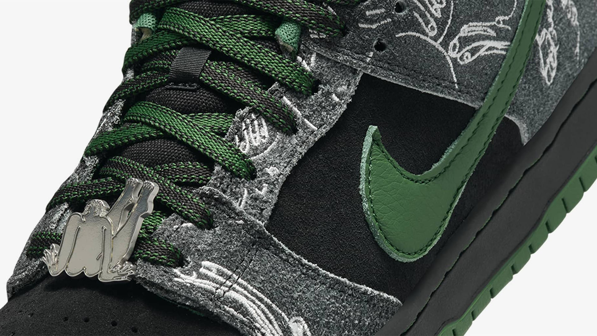 NIKE SB DUNK LOW PRO x THERE 'Anthracite & Gorge Green' ｜ FLY