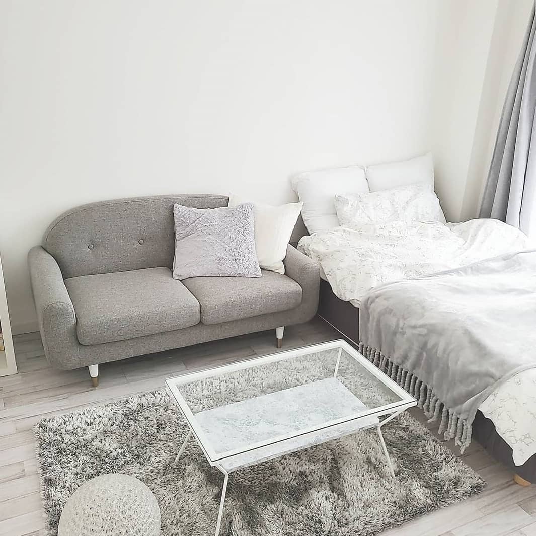 シンプルインテリアに映えるグレーソファ | Francfranc（フランフラン