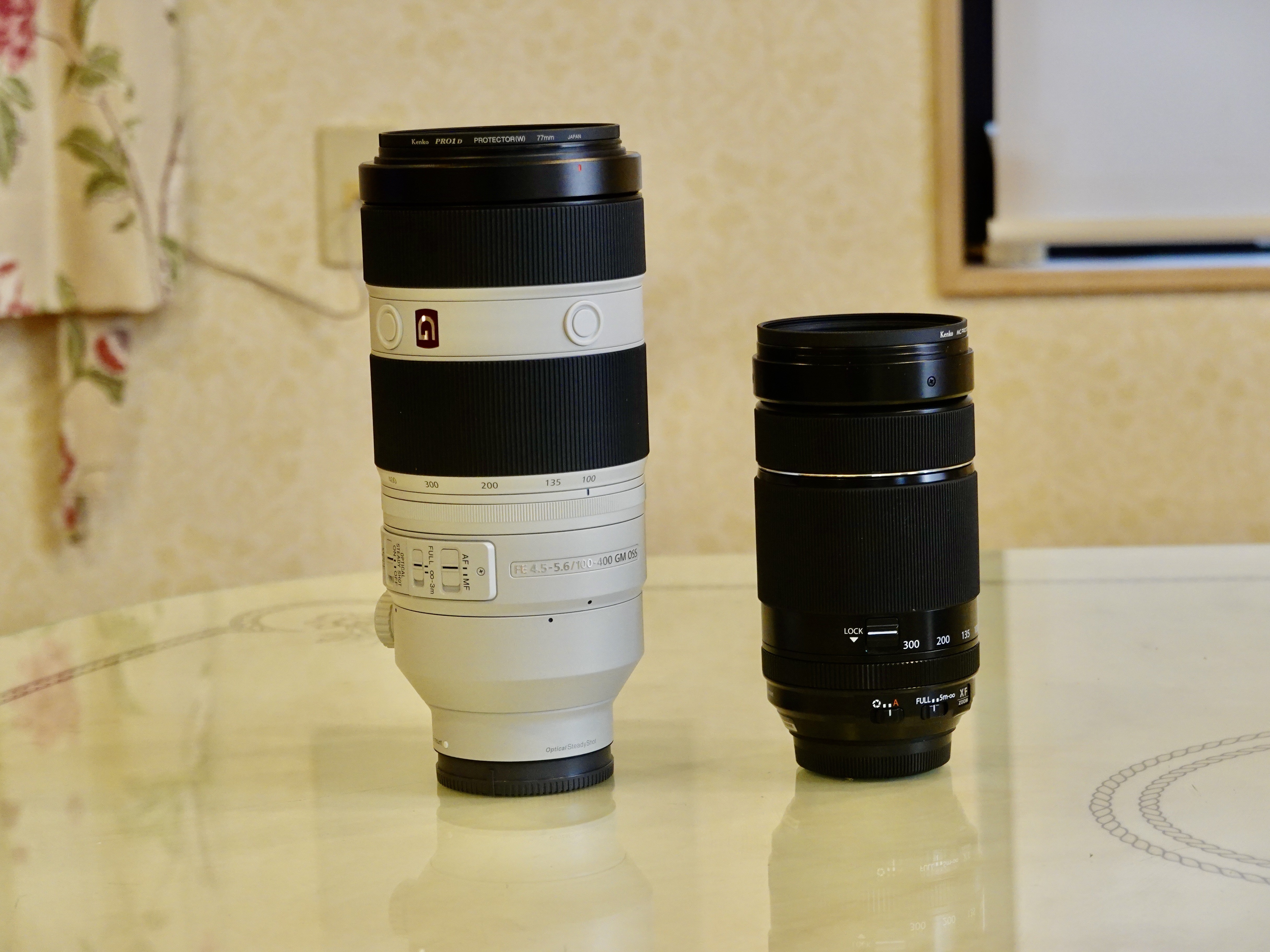 フジフイルムの中望遠ズーム「XF70-300mmF4-5.6 R LM OIS WR」は小型
