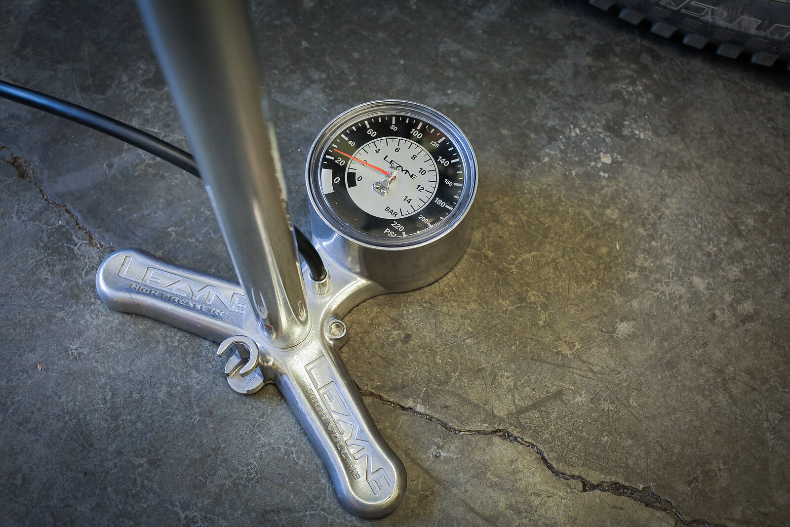 Pump Review | Lezyne Alloy Floor Drive | Freehub Magazine