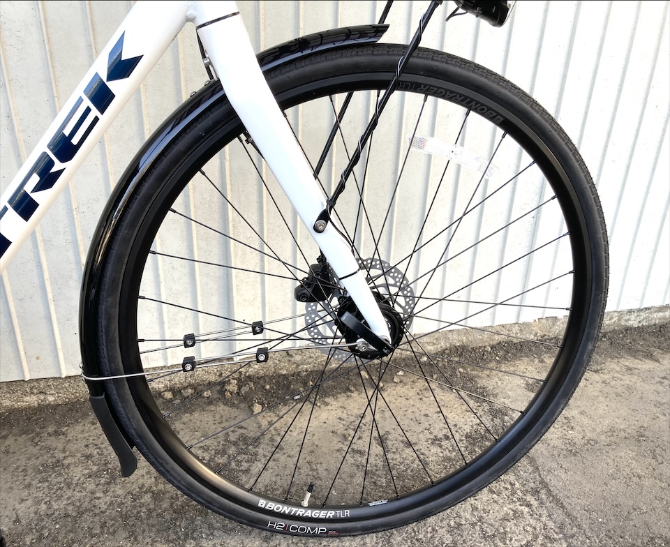 2/9 TREK FX3 Disc フロントハブダイナモ前後フルフェンダー＆フロント