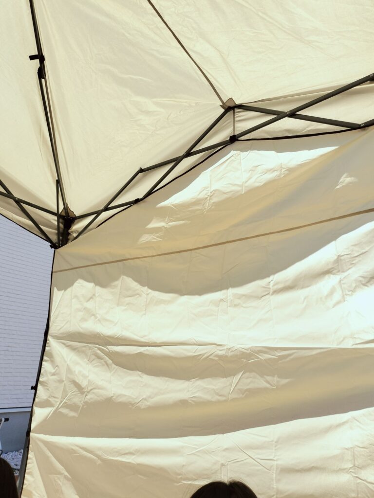 コメリ》組み立てが楽チンすぎる♪新商品のベンチレーション付タープの