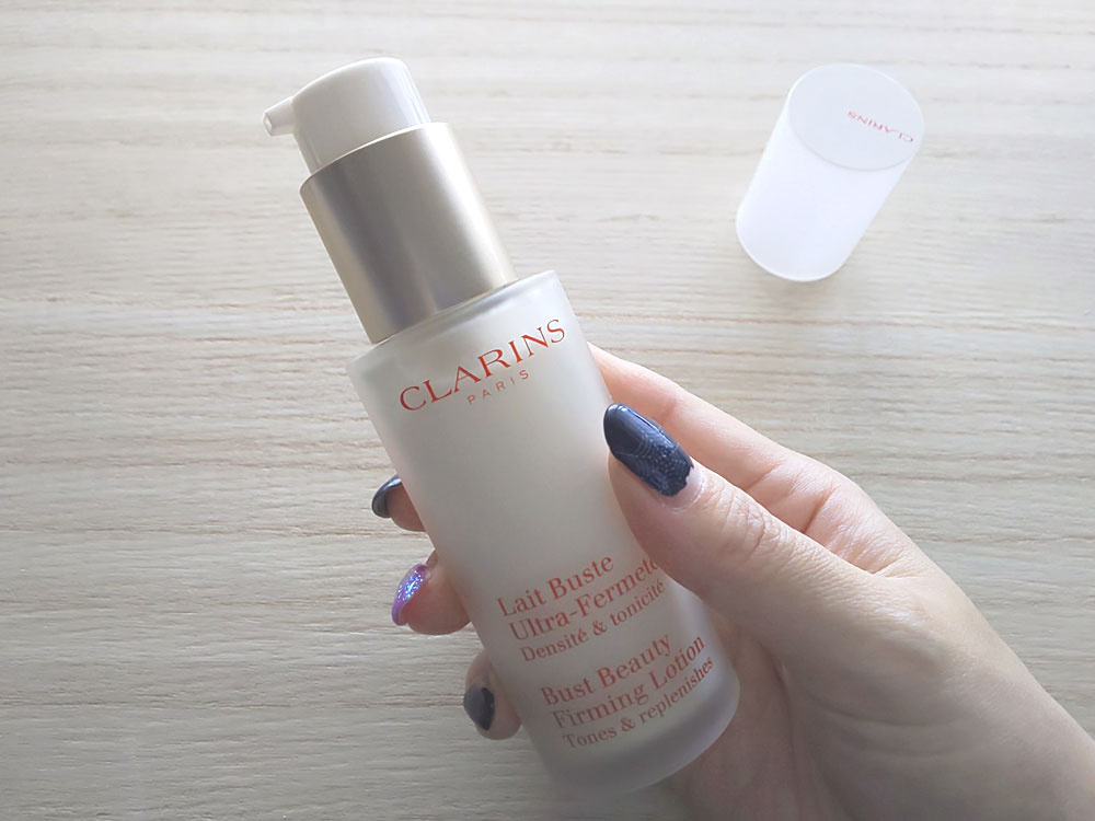 クラランスのレビュストフェルムテで弾力とハリのあるバストを取り戻せ