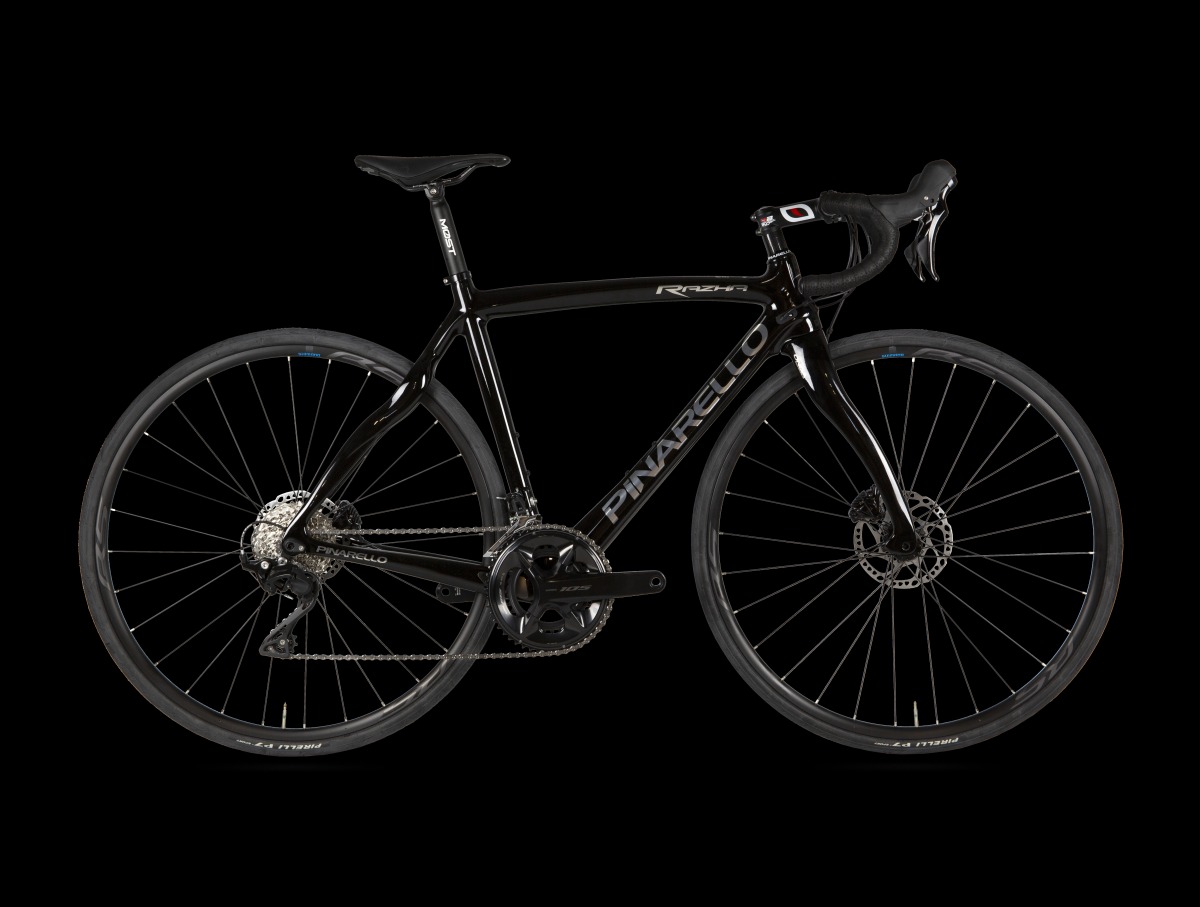 オーセンティックなコンペティションロード「RAZHA」に12Sモデルが登場