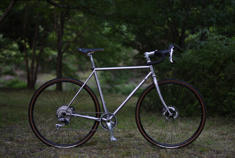 GRX Limited仕様のオールクロモリロード「山と旅の自転車プラス」の