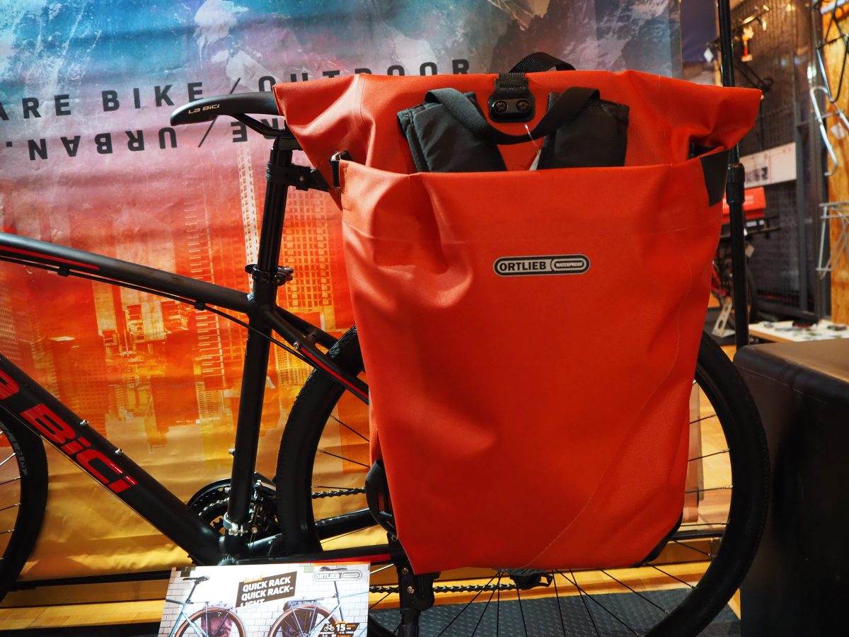 パニアバッグをひっくり返してバックパックに！2in1のマルチモデル