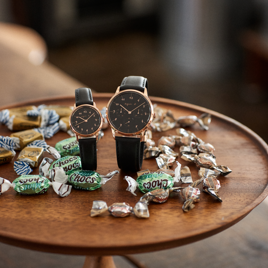 アニエスベー本人の手書き文字が躍る腕時計。《アニエスベー》が魅せる