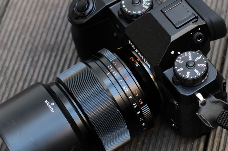 FUJIFILM XF56mmF1.2 R APD】レビュー｜被写体全てが主役になる！