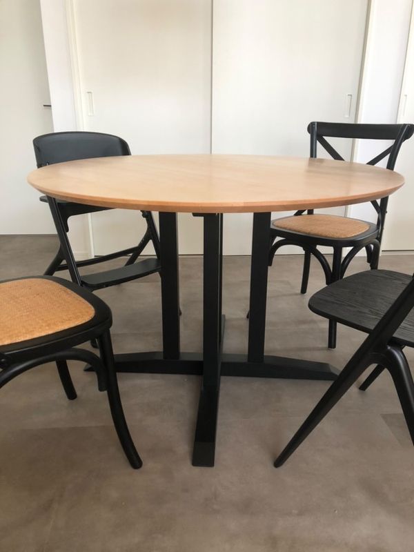 丸テーブル（円卓)：無垢オーダー手作り円形ラウンドダイニングの福庭