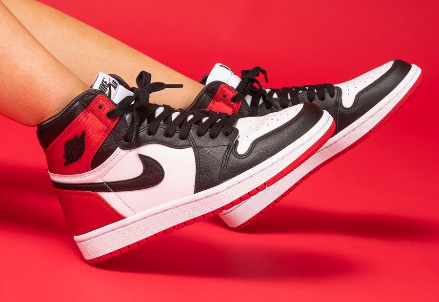 エアジョーダン1 サテン ブラック トゥ は 