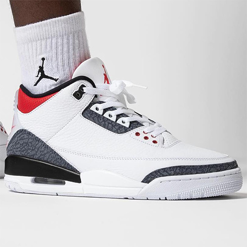 カタカナ表記を採用した日本限定モデル、エアジョーダン3 SE JP