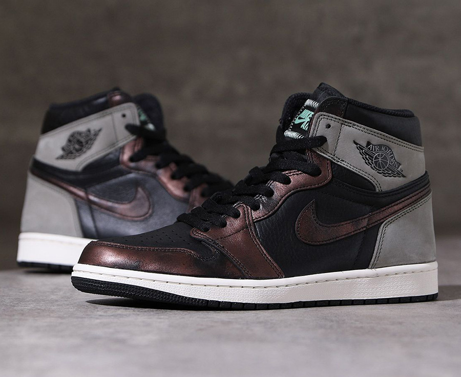 錆びたような赤褐色を纏った エアジョーダン1 HIGH 