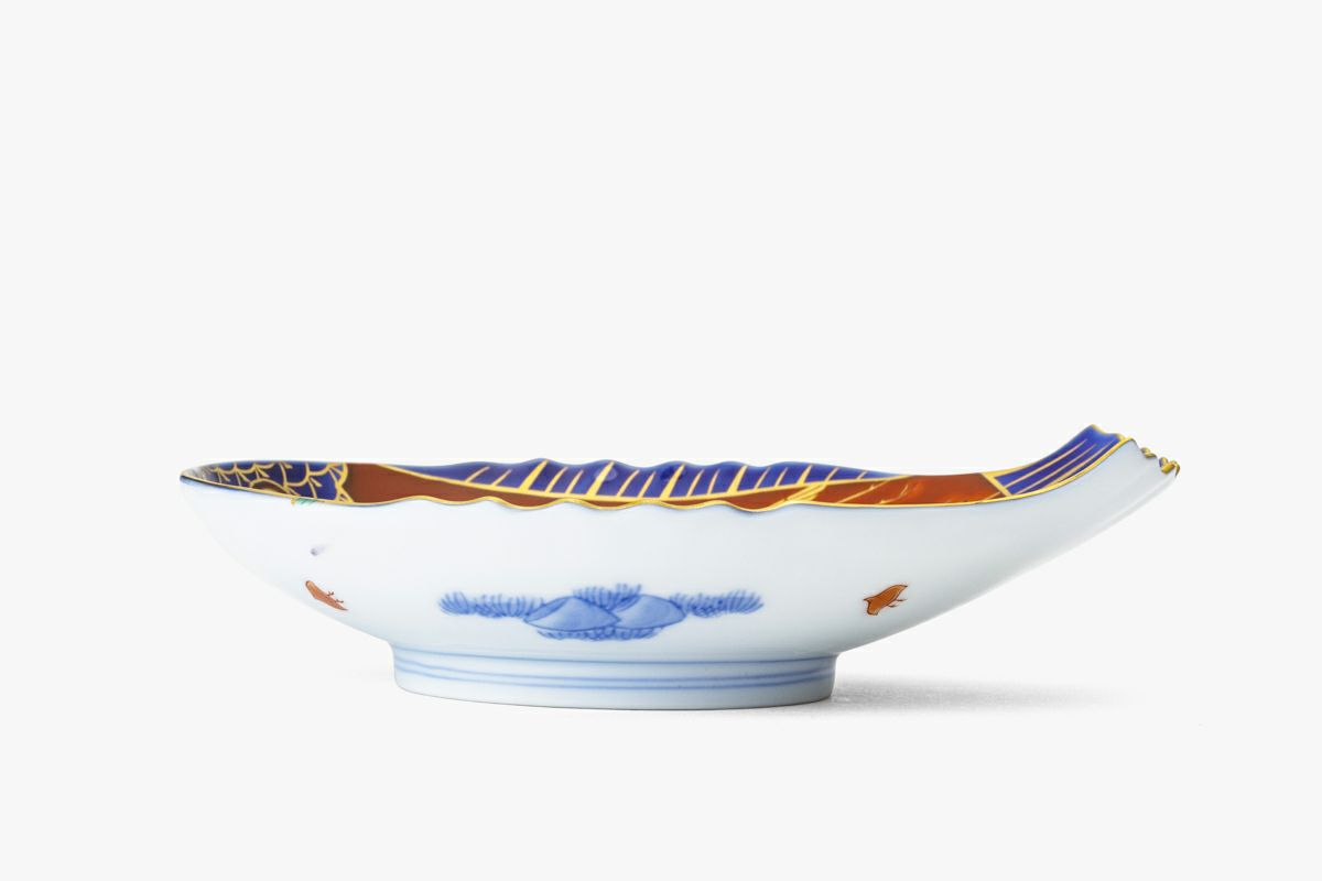 染錦手波鶴紋 魚型皿（小） | 有田焼 深川製磁｜公式オンラインストア